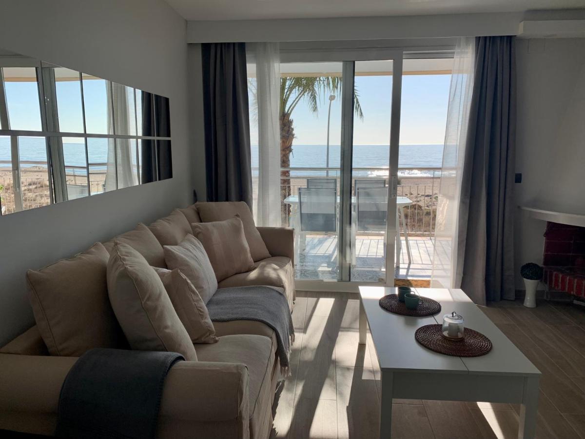 Appartamento Formentor Castelldefels Esterno foto