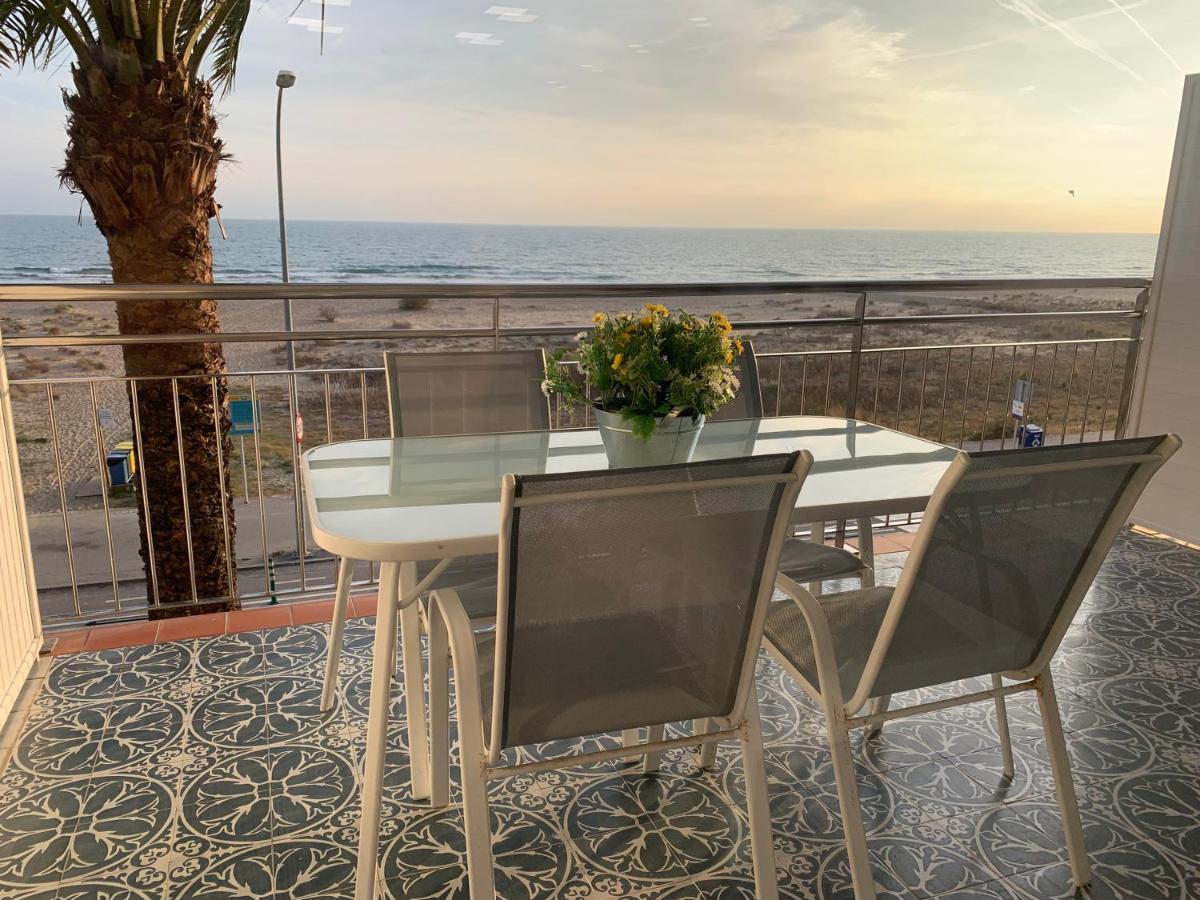 Appartamento Formentor Castelldefels Esterno foto