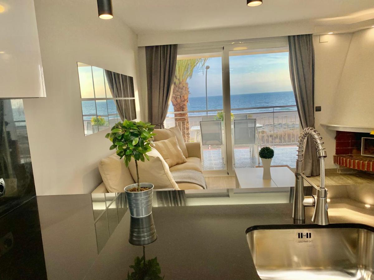Appartamento Formentor Castelldefels Esterno foto