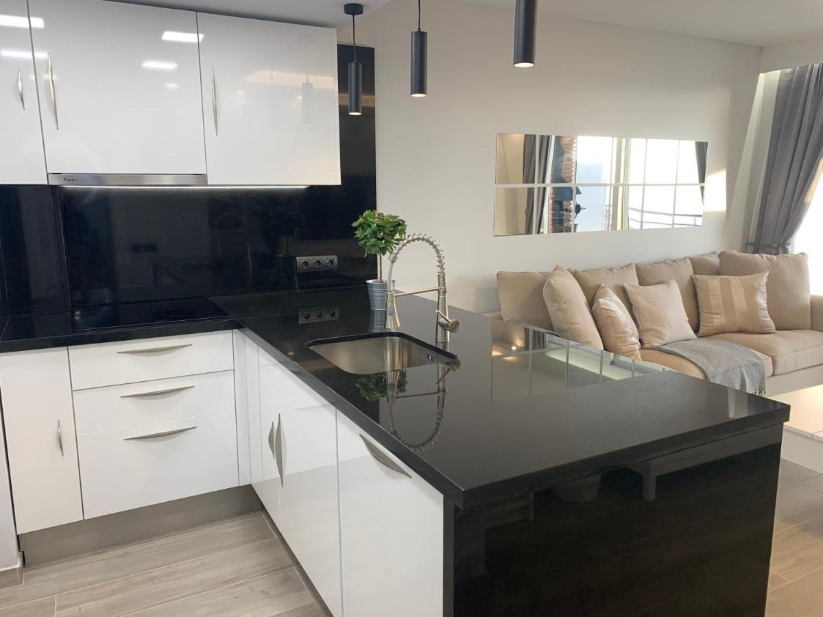 Appartamento Formentor Castelldefels Esterno foto